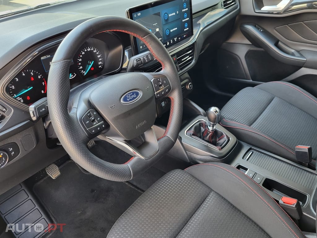 Ford Focus 1.0 EcoBoost MHEV ST-Line