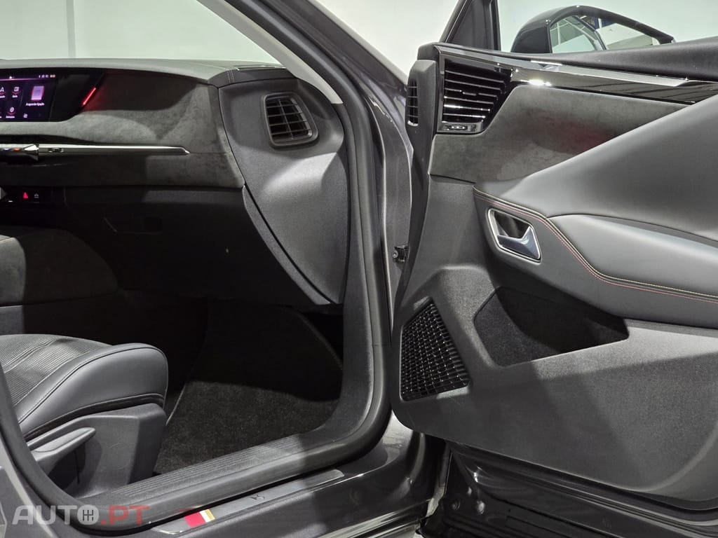 DS DS4 E-TENSE 225 PERFORMANCE LINE+