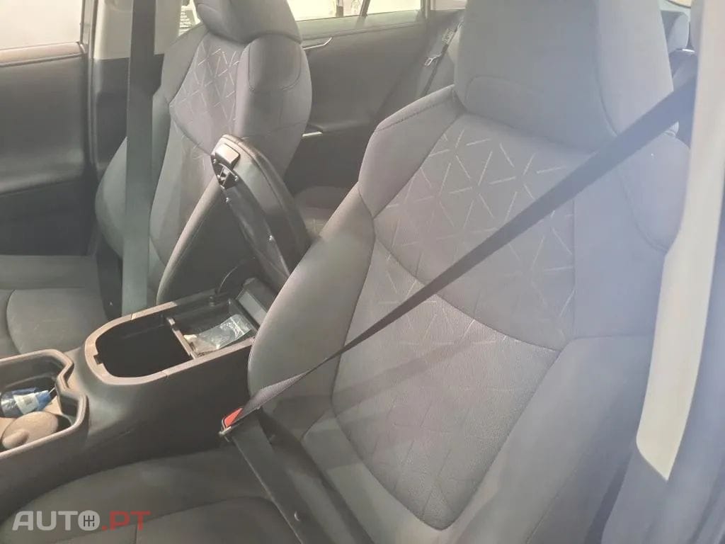 Toyota RAV4 2.5 HDF Comfort