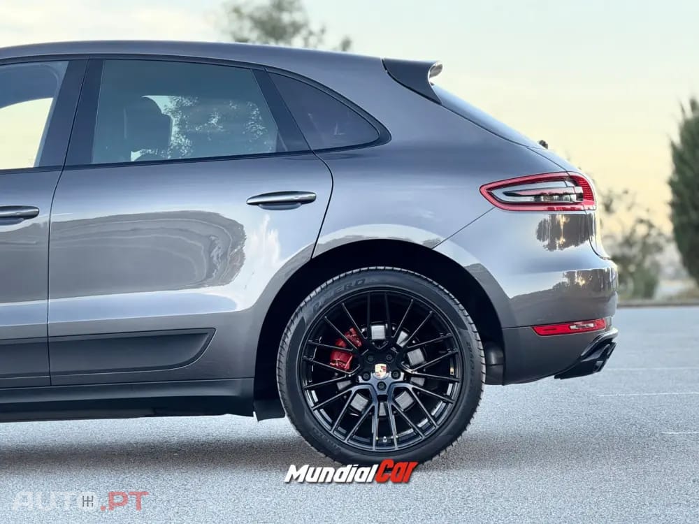Porsche Macan S