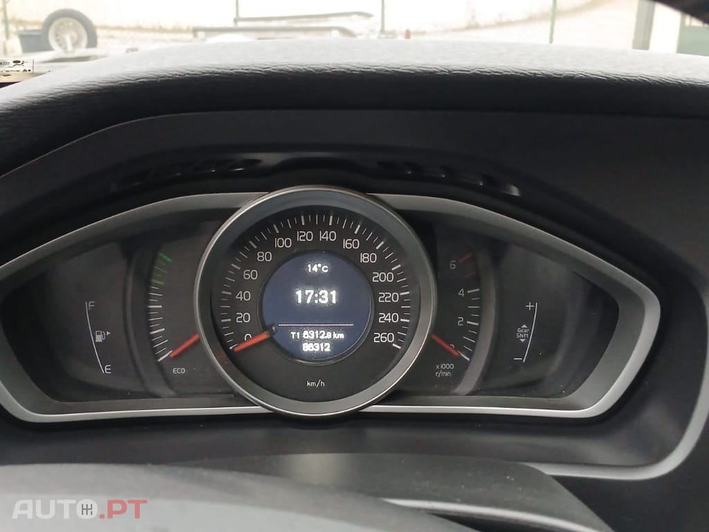 Volvo V40 2.0 D3 Kinetic