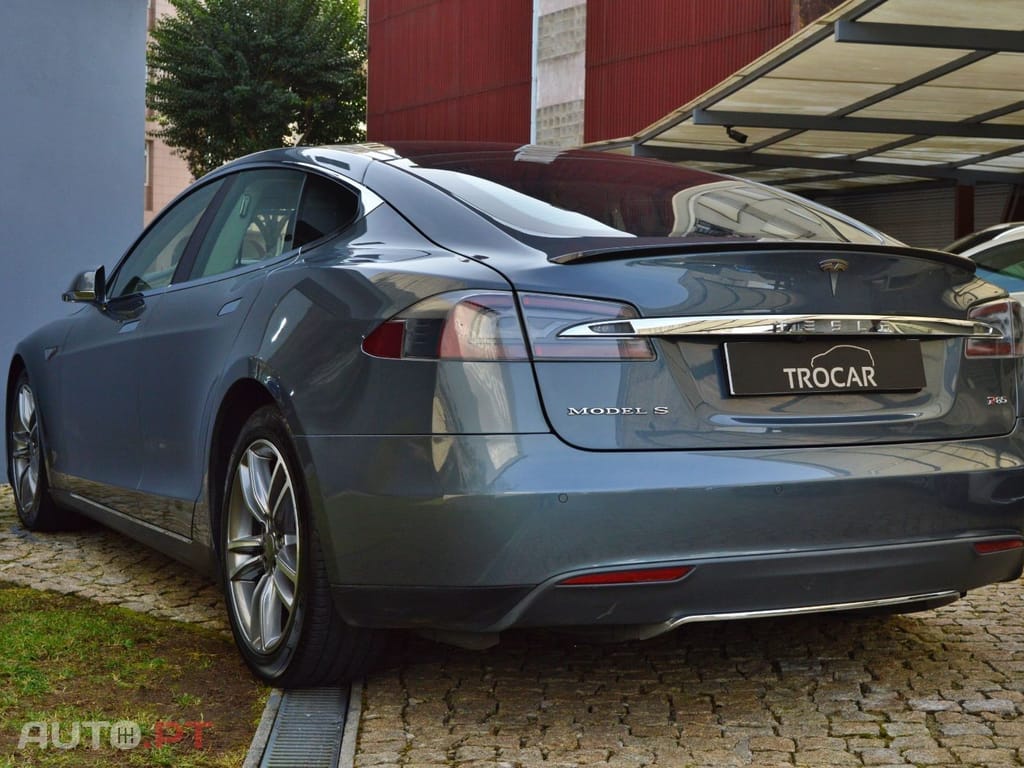Tesla Model S 85 Perfomance