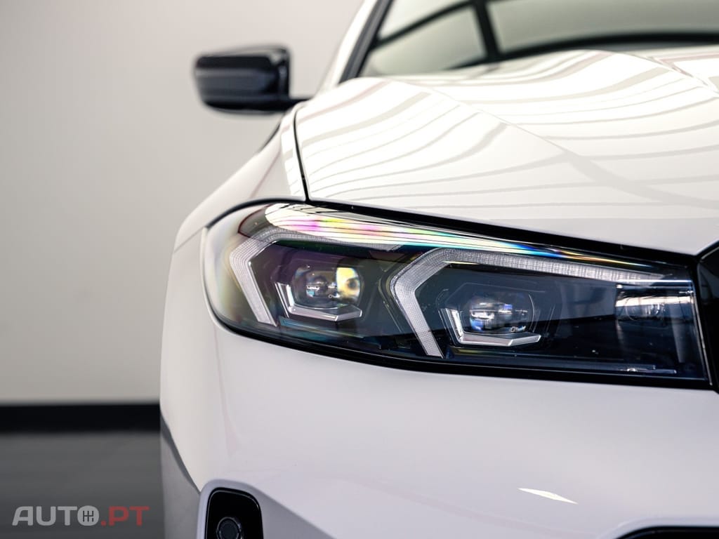 BMW 330 e Pack Desportivo M Auto