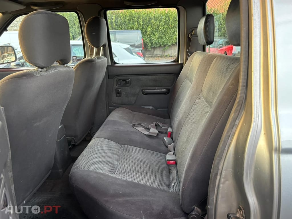 Nissan Pick Up 2.5 TD CD Look Navara