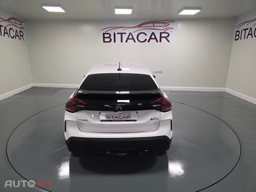 Citroën e-C4 50 kWh Shine — fotografia 44