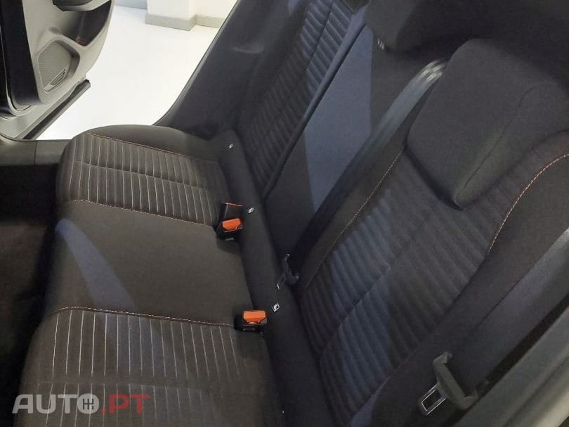 Peugeot 2008 PureTech 130 Active Pack