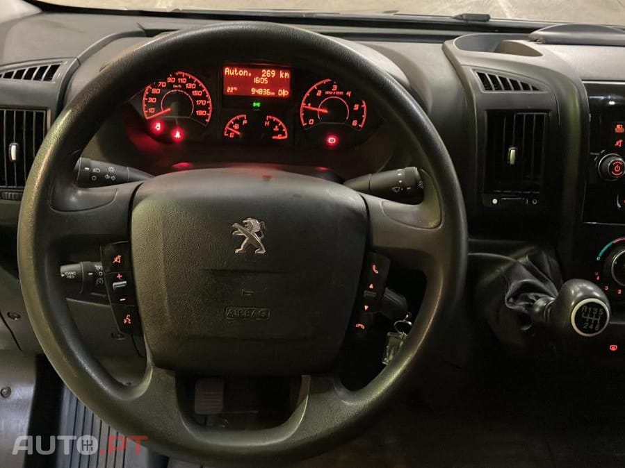 Peugeot Boxer 2.2 BlueHDi 333 L3H2 Premium