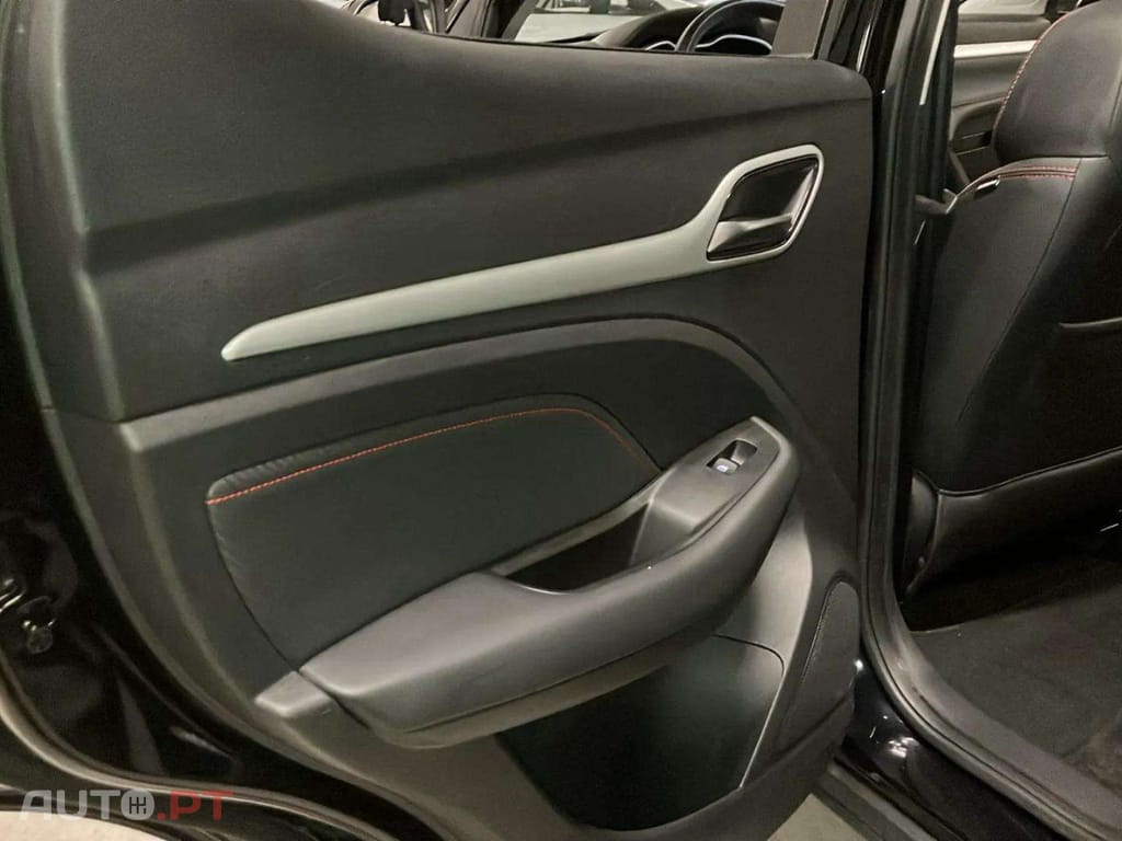 MG ZS EV 72.6 kWh Luxury OBC 11 KW