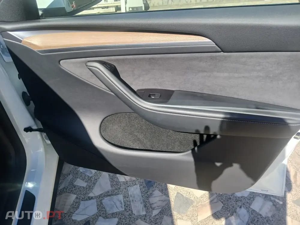 Tesla Model Y Performance Dual Motor AWD