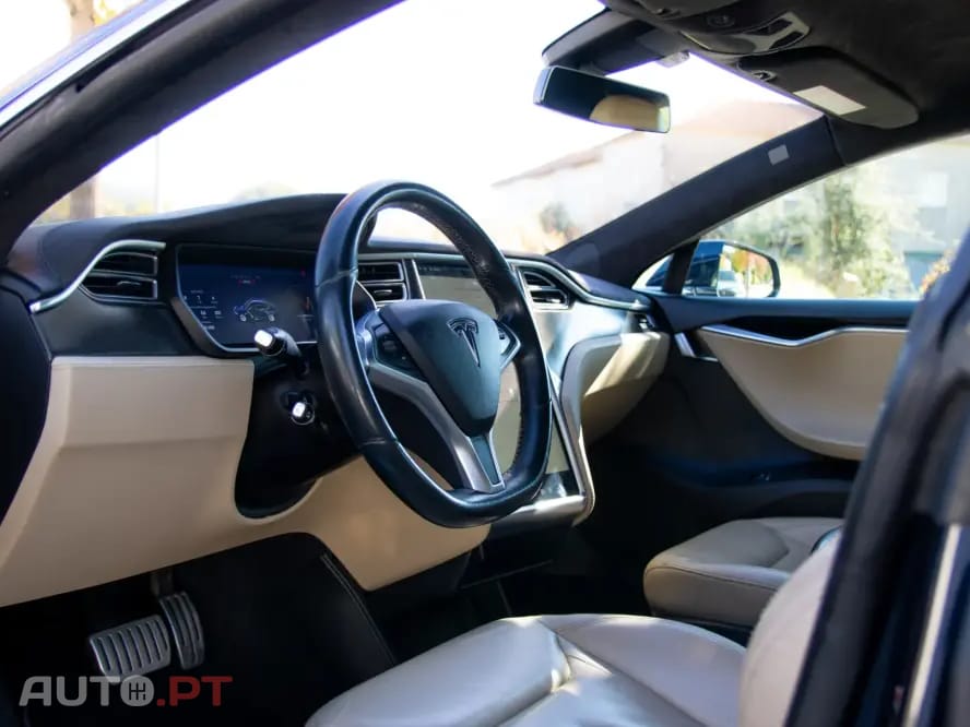 Tesla Model S P85D