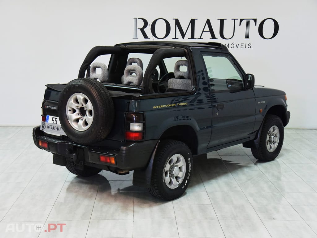 Mitsubishi Pajero 2.5 TD GL Canvas Top