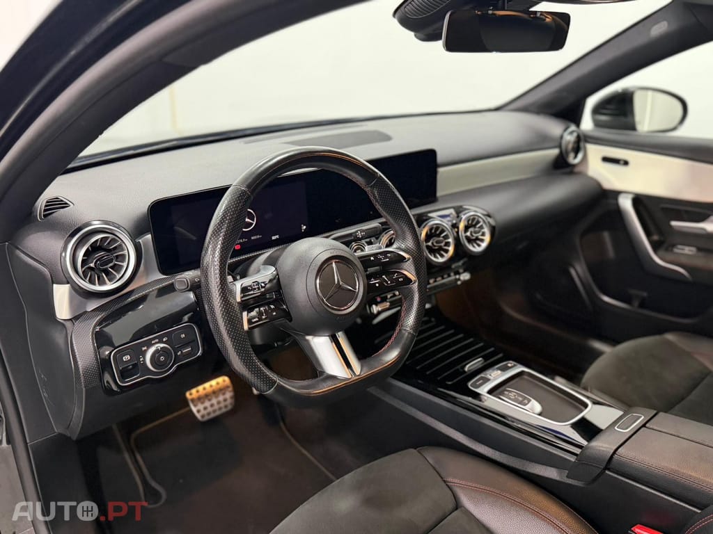 Mercedes-Benz A 250 e AMG Line