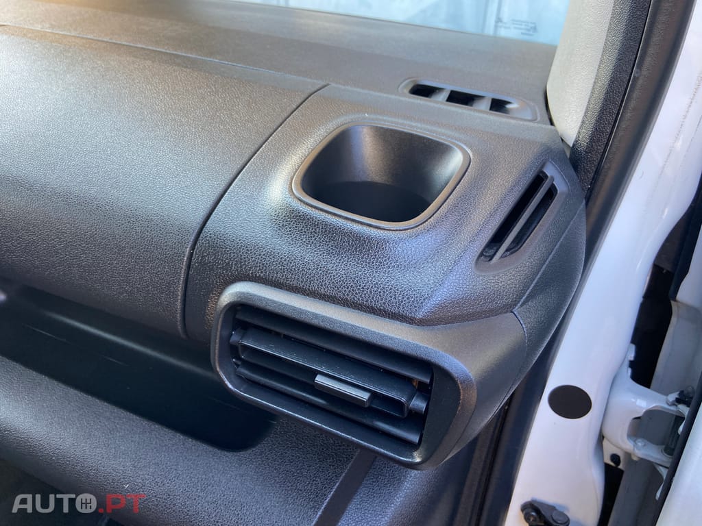 Peugeot Partner 1.6 HDI CarPlay  Só 95 mil kms!! Nacional