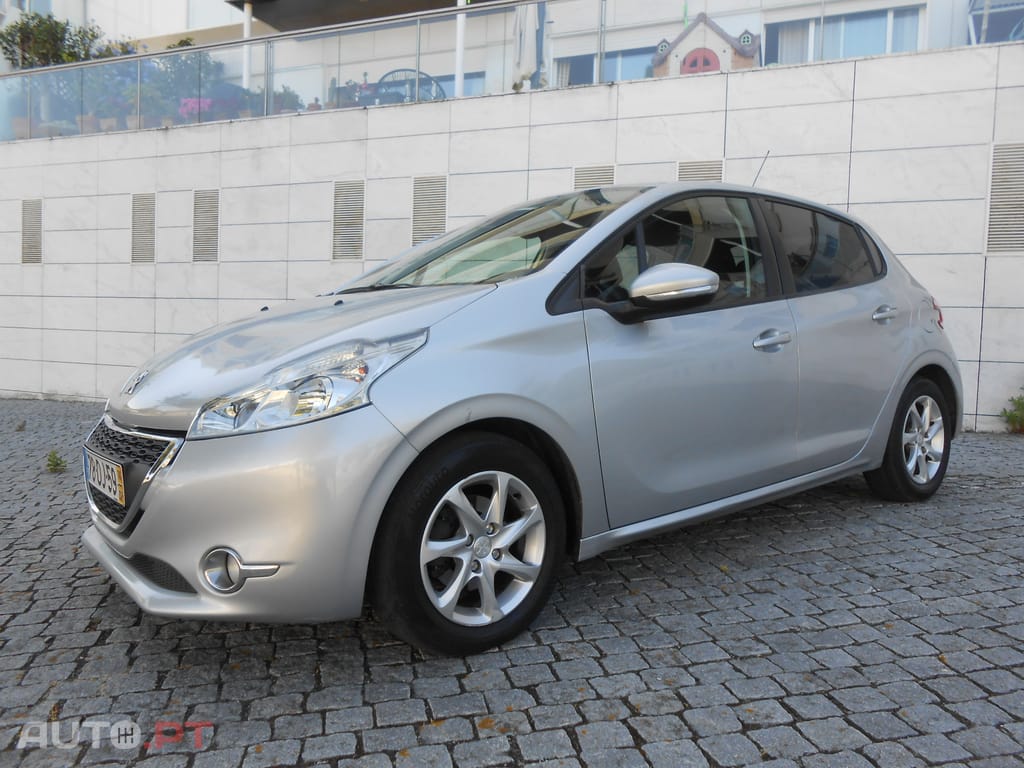 Peugeot 208 208 1.4 HDi Active