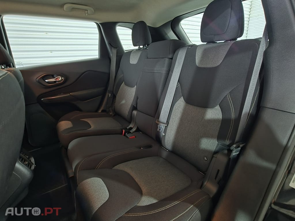 Jeep Cherokee 2.0 CRD Longitude