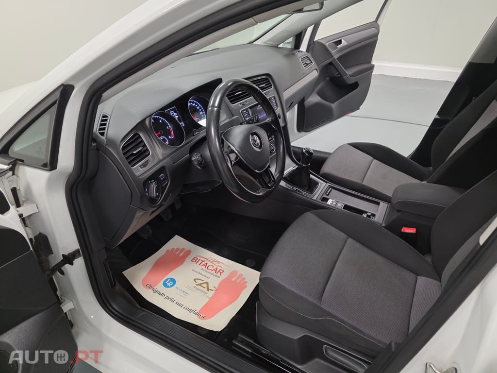 Volkswagen Golf 1.6 HDI CONFORTLINE