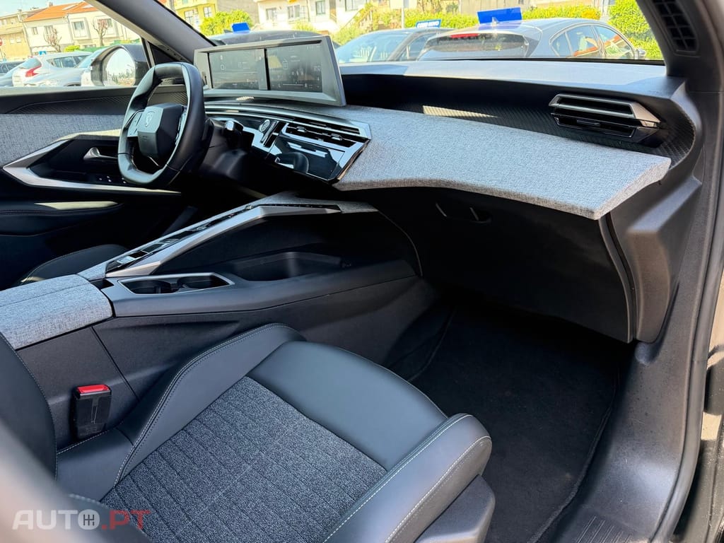 Peugeot 3008 1.2 Hybrid Allure e-DCS6