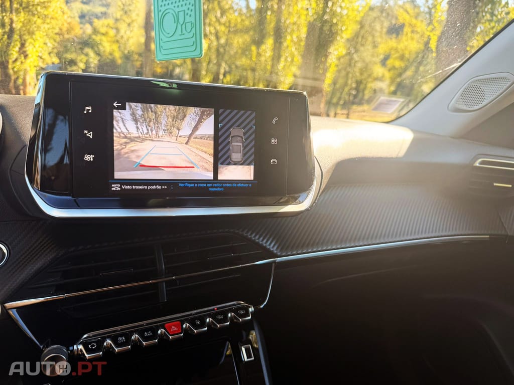 Peugeot 2008 1.5 BlueHDi Allure EAT8