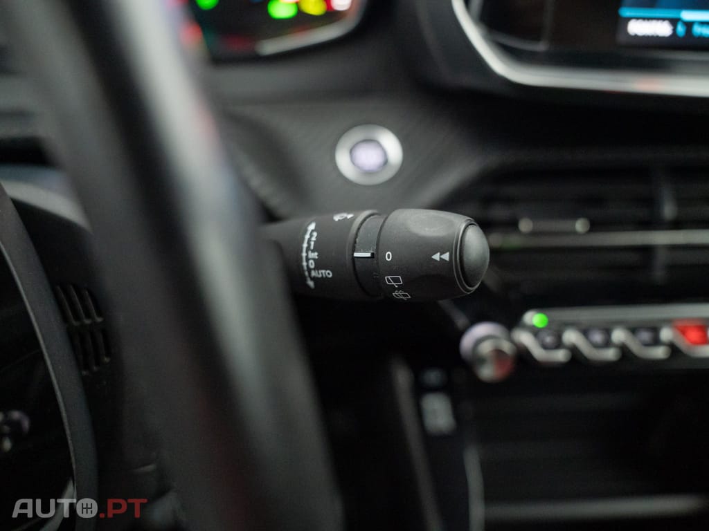 Peugeot E-208 50 kWh Active