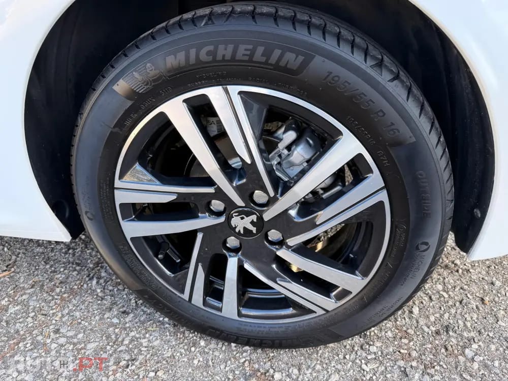 Peugeot 208 1.2 PureTech Allure Pack