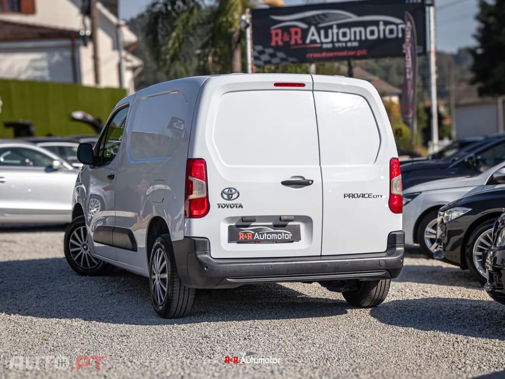Toyota Proace Proace City 1.5D L1 Comfort - IVA DEDUTÍVEL