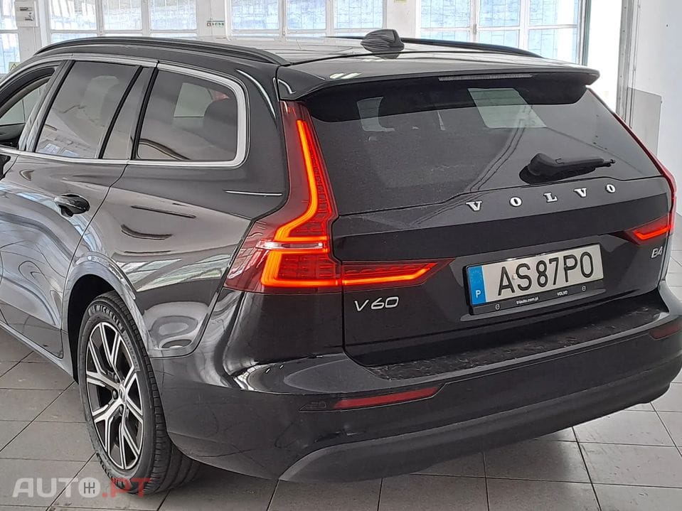Volvo V60 2.0 B4 Core Auto