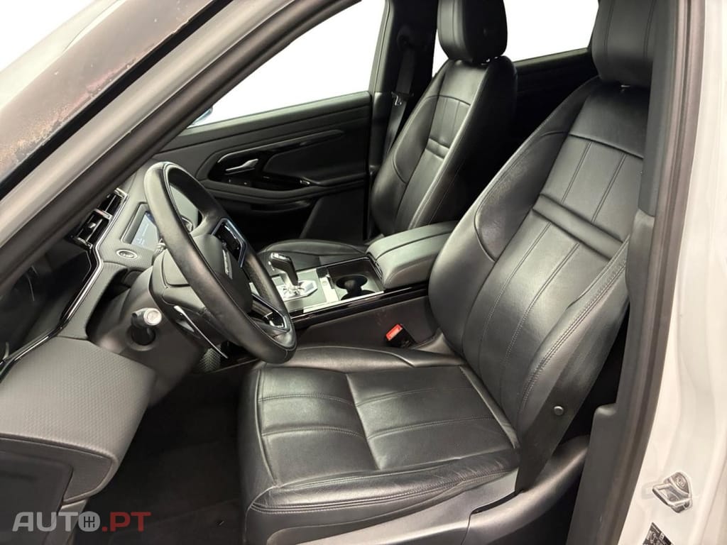 Land Rover Evoque P300e R-Dynamic HSE