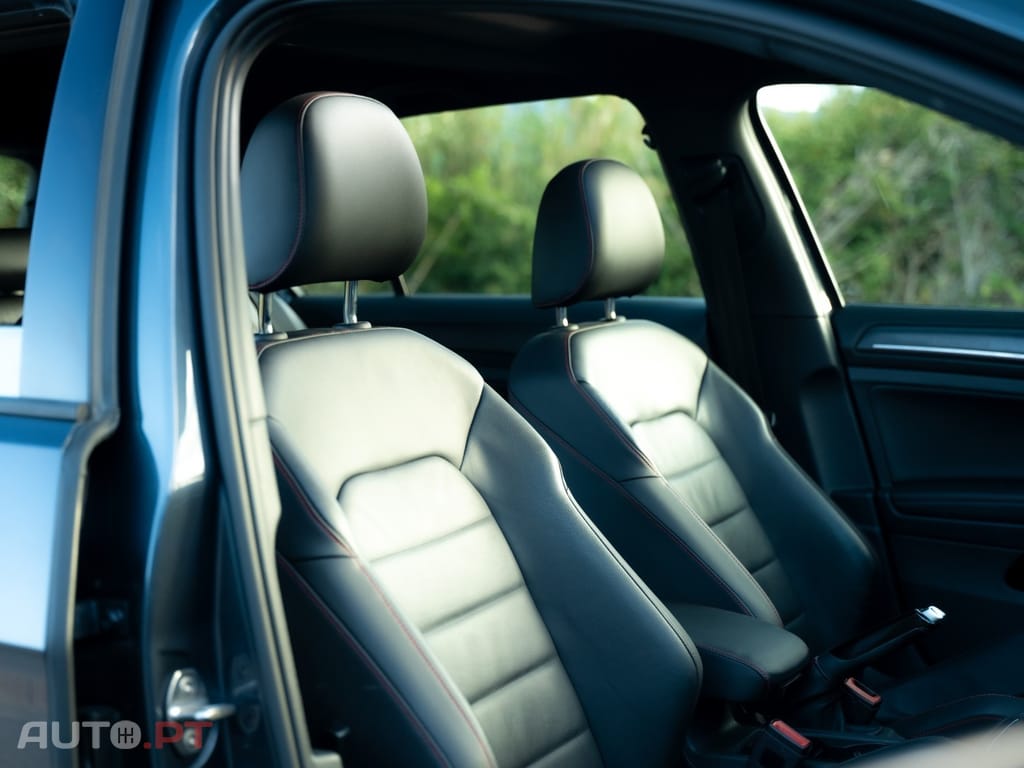 Volkswagen Golf 2.0 TSI GTI