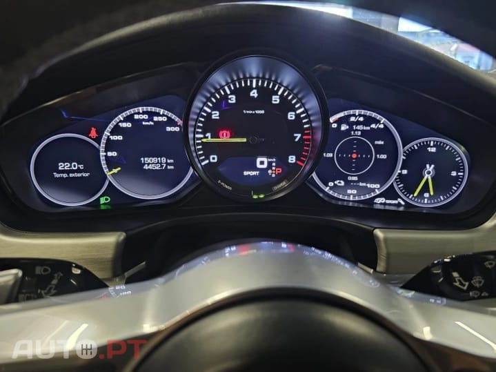 Porsche Panamera 4 E-Hybrid