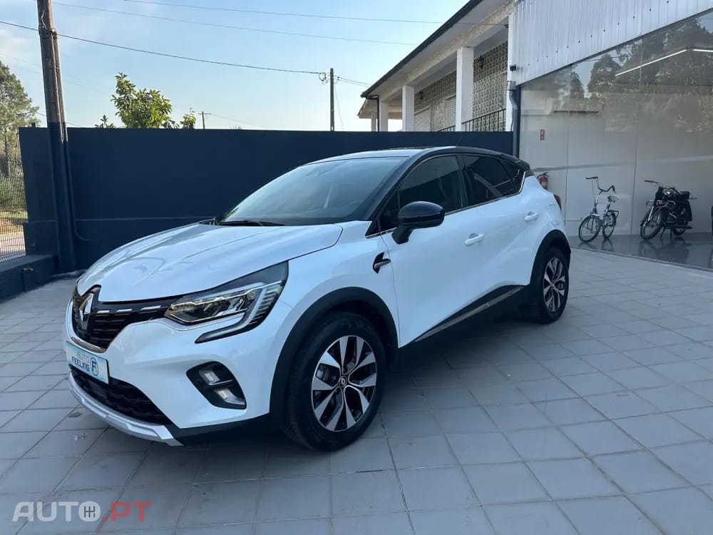 Renault Captur 1.6 E-Tech Intens