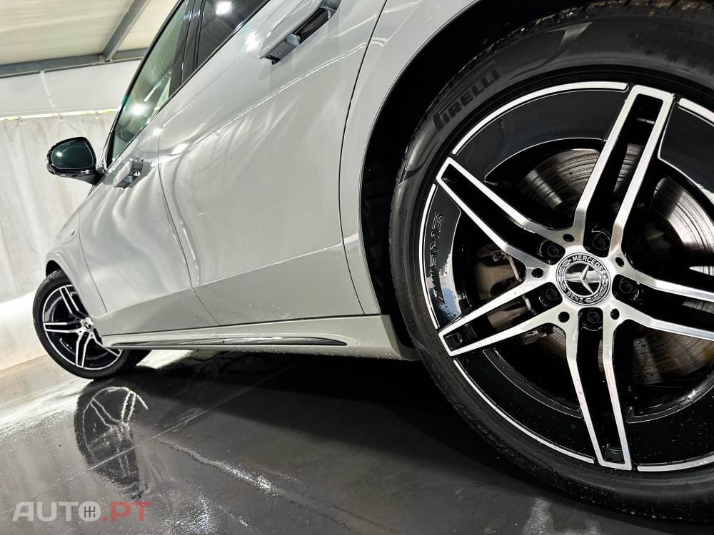 Mercedes-Benz E 300 e 9G-TRONIC AMG Line