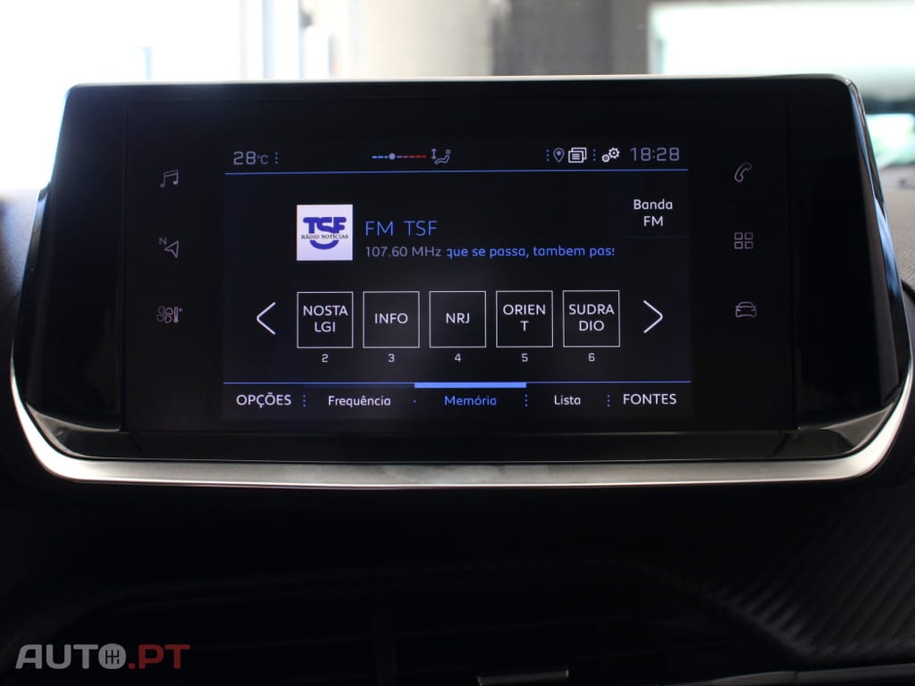 Peugeot 208 PureTech 100 EAT8 Active