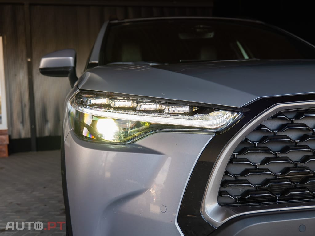 Toyota Corolla Cross 2.0 Hybrid Luxury