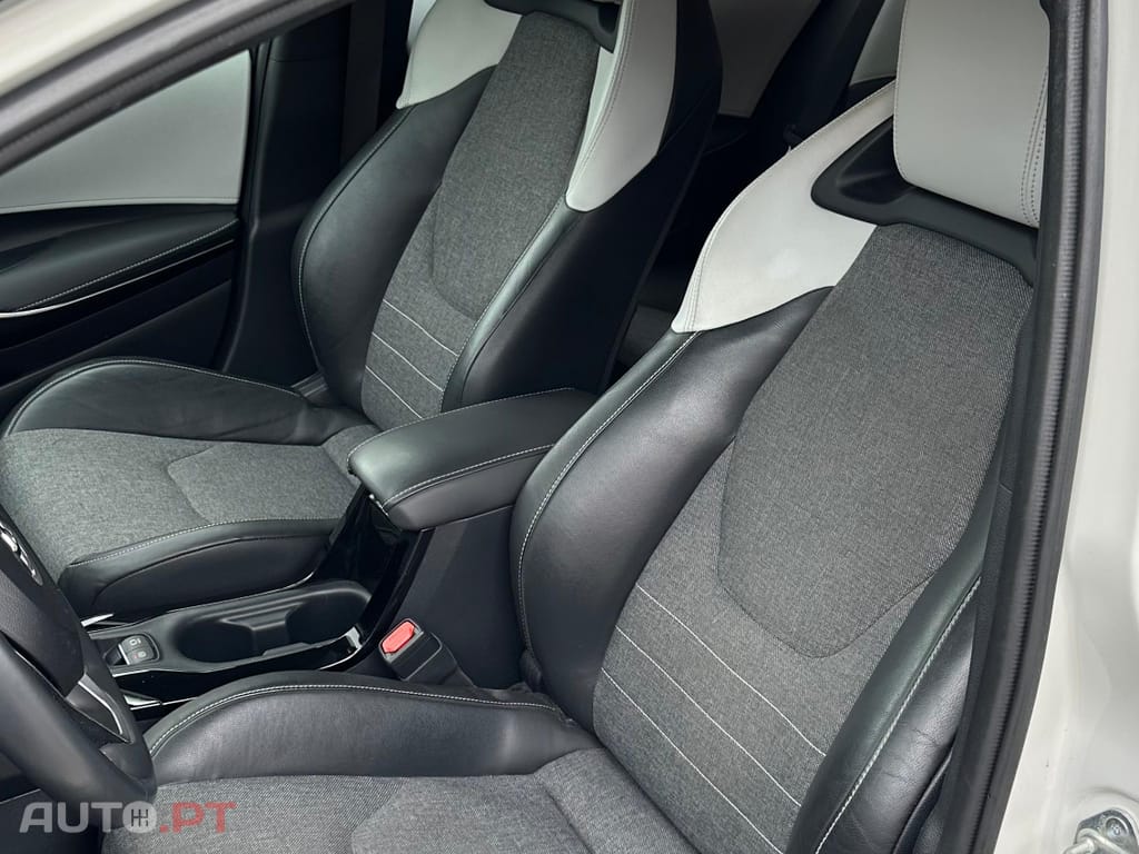 Toyota Corolla TOURING SPORTS 184H COLLECTION