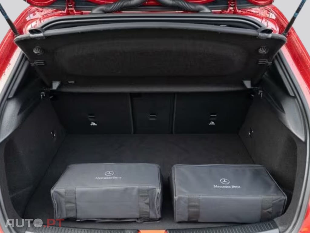 Mercedes-Benz A 250 I.V.A DEDUTIVEL e AMG