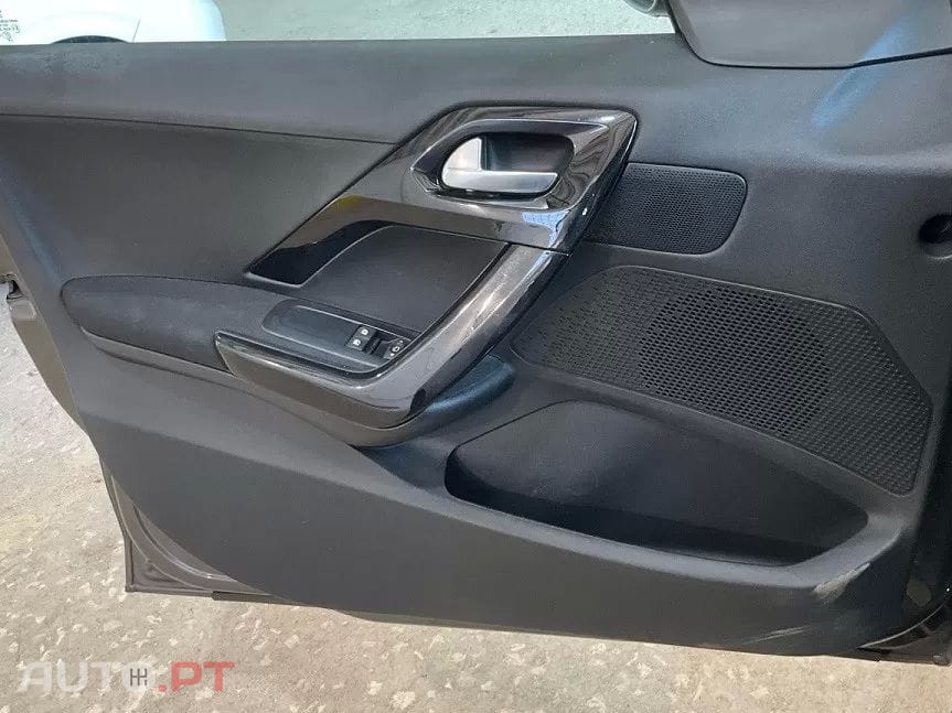 Peugeot 208 1.5 BlueHDi Signature