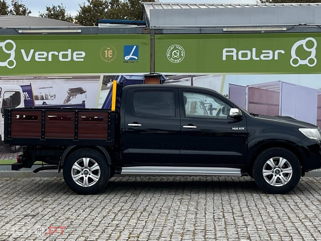 Toyota Hilux 3.0 D-4D 4WD CD Tracker CA