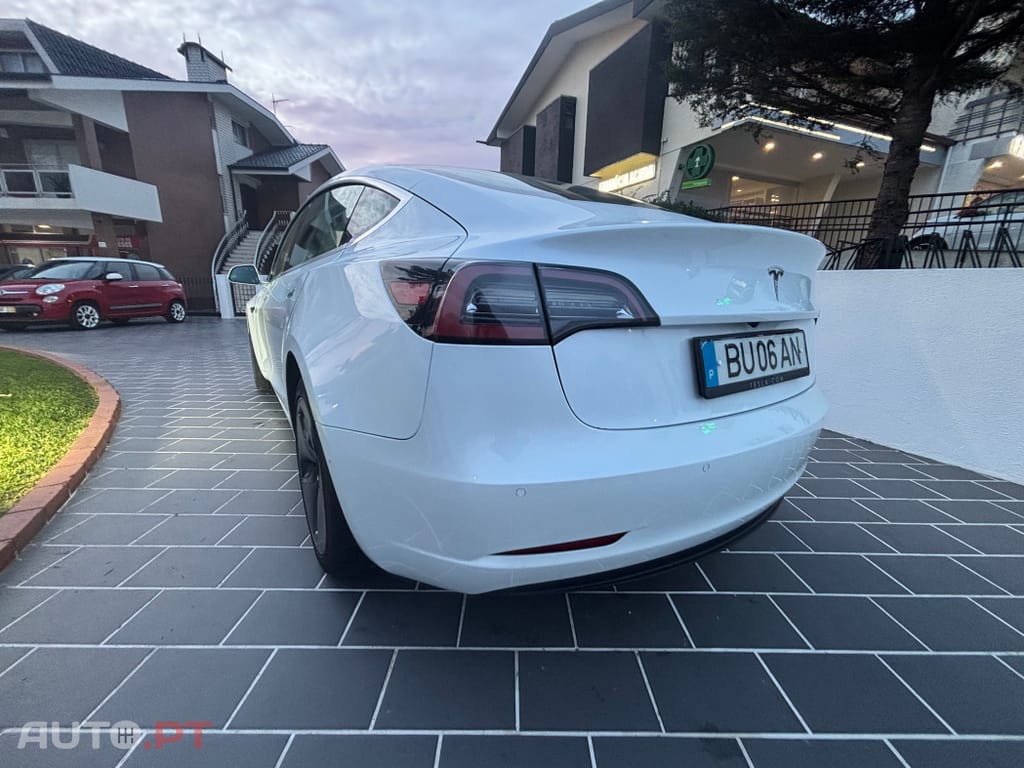 Tesla Model 3 Standard Range Plus RWD
