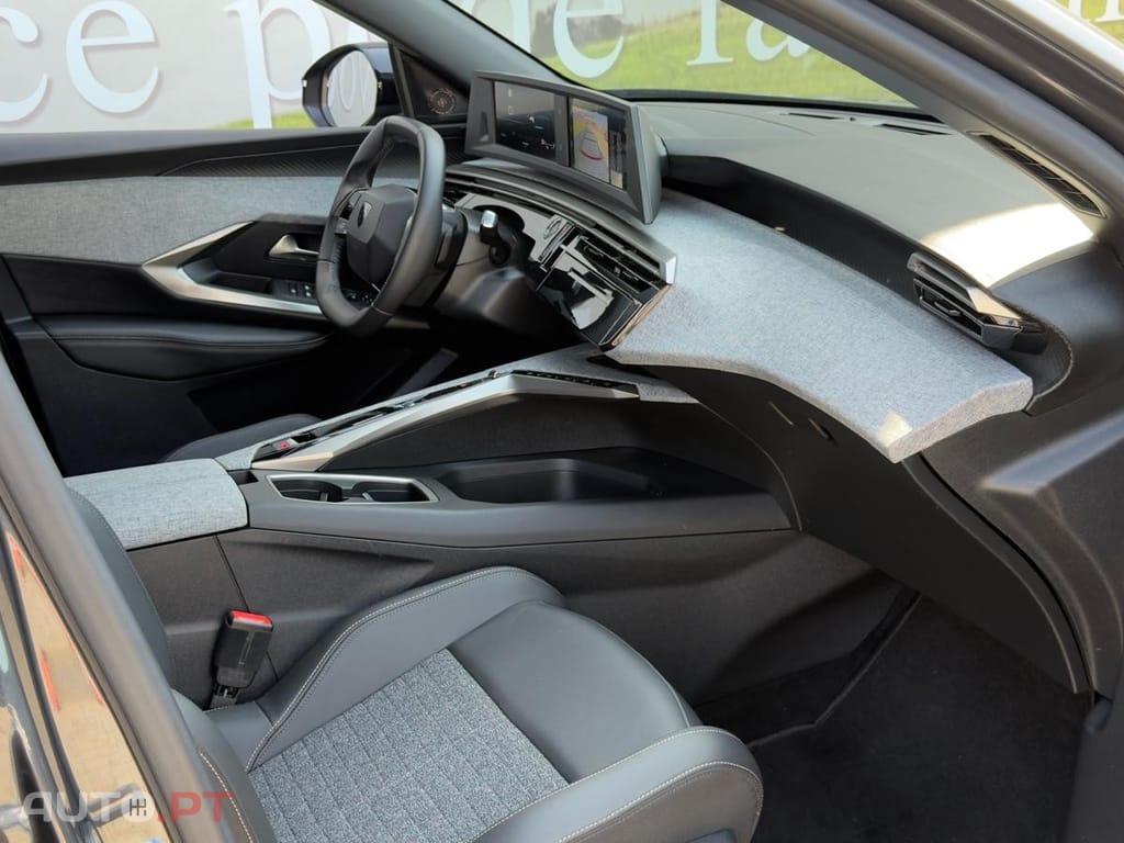 Peugeot 5008 1.2 Hybrid Allure e-DCS6