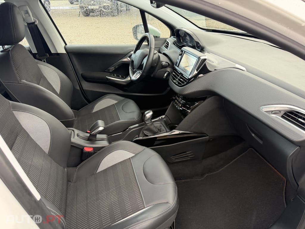 Peugeot 2008 1.2 PureTech Allure