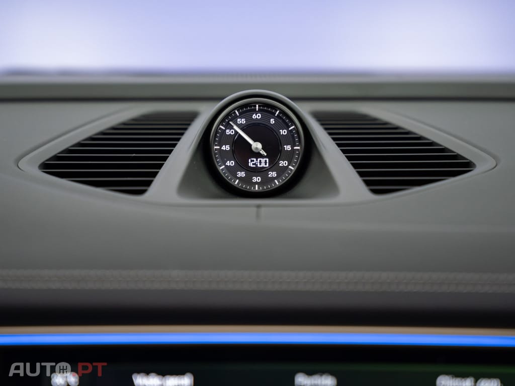 Porsche Macan Electric 4