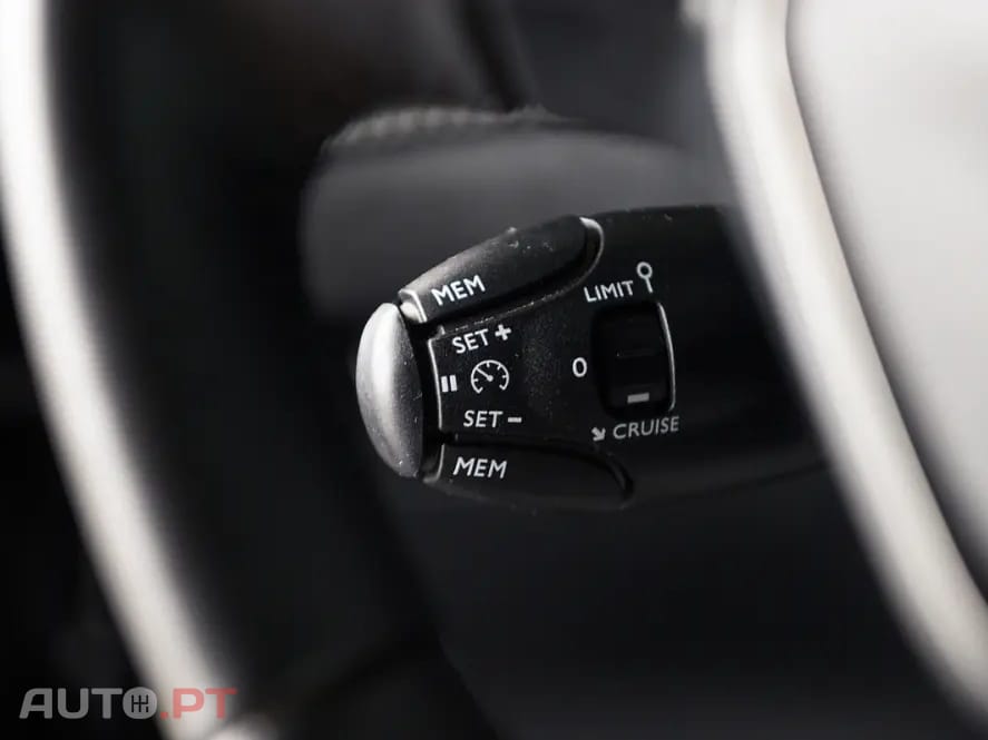 Peugeot 2008 1.2 PureTech Style