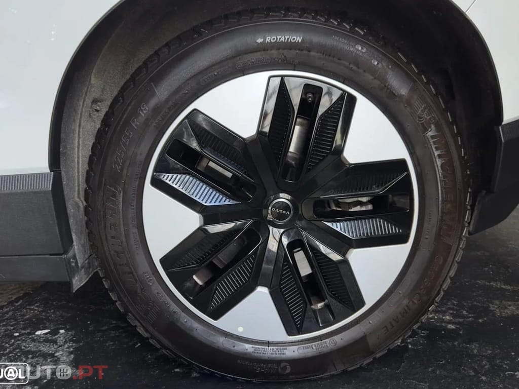 Volvo EX30 Single Motor Extended Range RWD Core