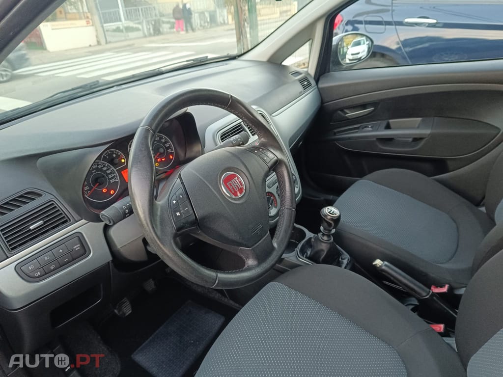 Fiat Grande Punto Outro