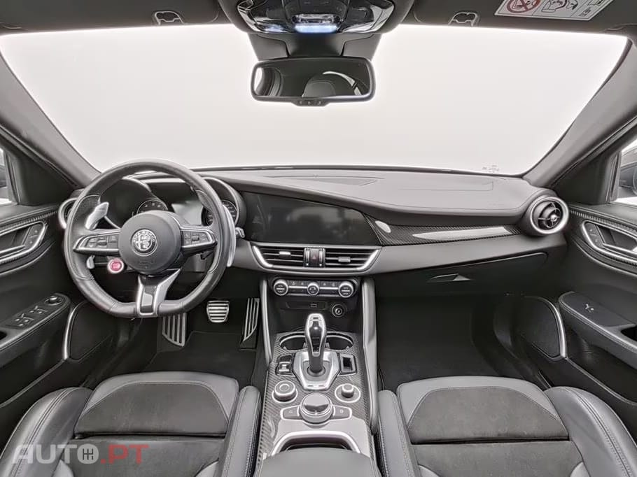 Alfa Romeo Giulia 2.9 V6 Bi-Turbo AT8 Quadrifoglio
