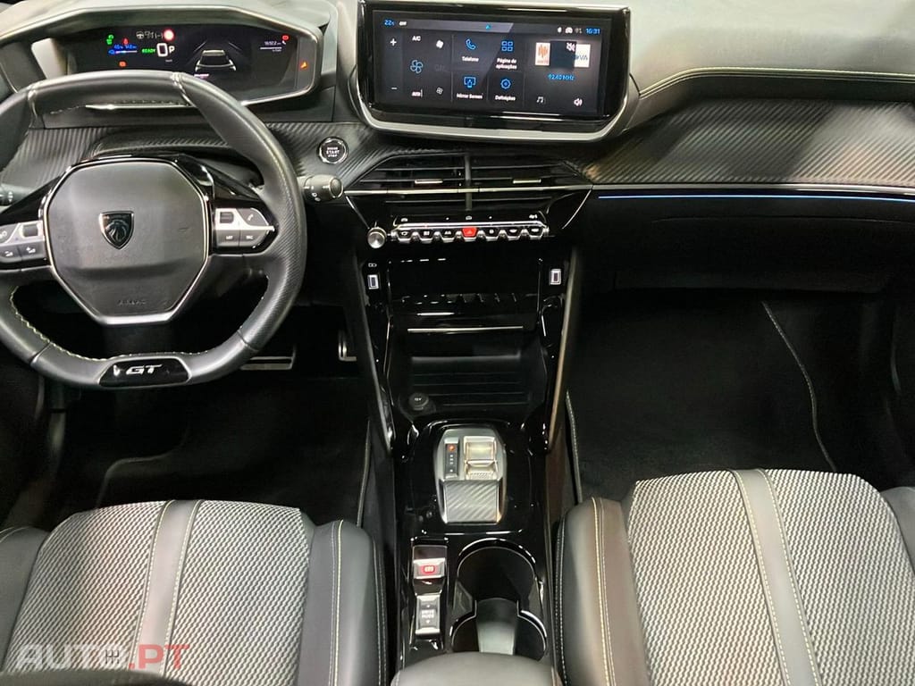 Peugeot E-2008 50 kWh GT