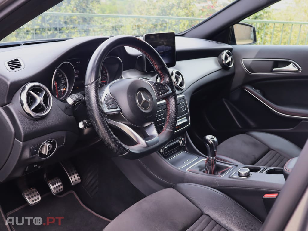 Mercedes-Benz GLA 180 d AMG Line