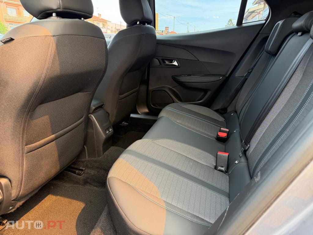 Peugeot 2008 1.2 PureTech Allure