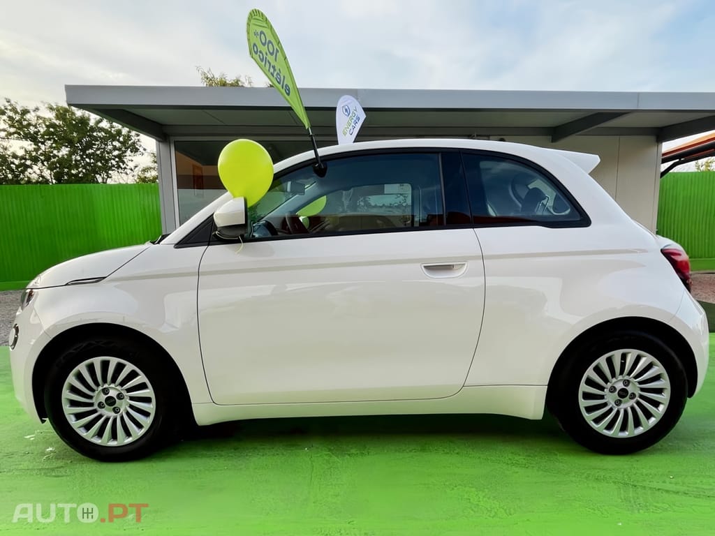Fiat 500e Action