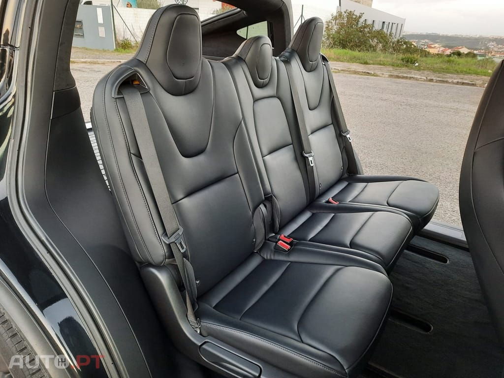 Tesla Model X 100D Autopilot